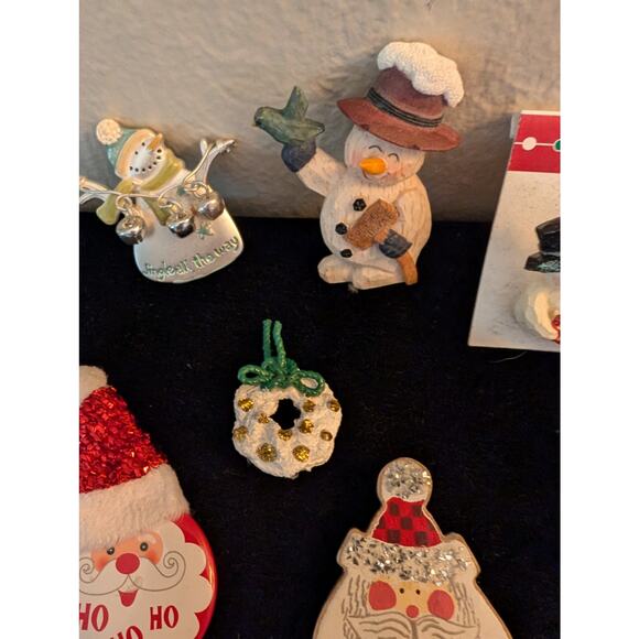 Lot of Whimsical Christmas Pins - Picture 4 of 12
